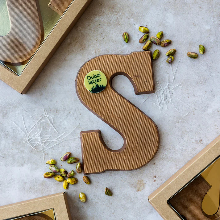 Handmade Dubai Gold Chocolate Letter S – Pistachio-Kadayif – 200g Luxury Giftbox