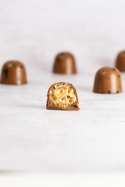 Bueno Pralines – Bueno filling Milk Chocolate Pralines – 9 Pieces in a Luxury Gift Box